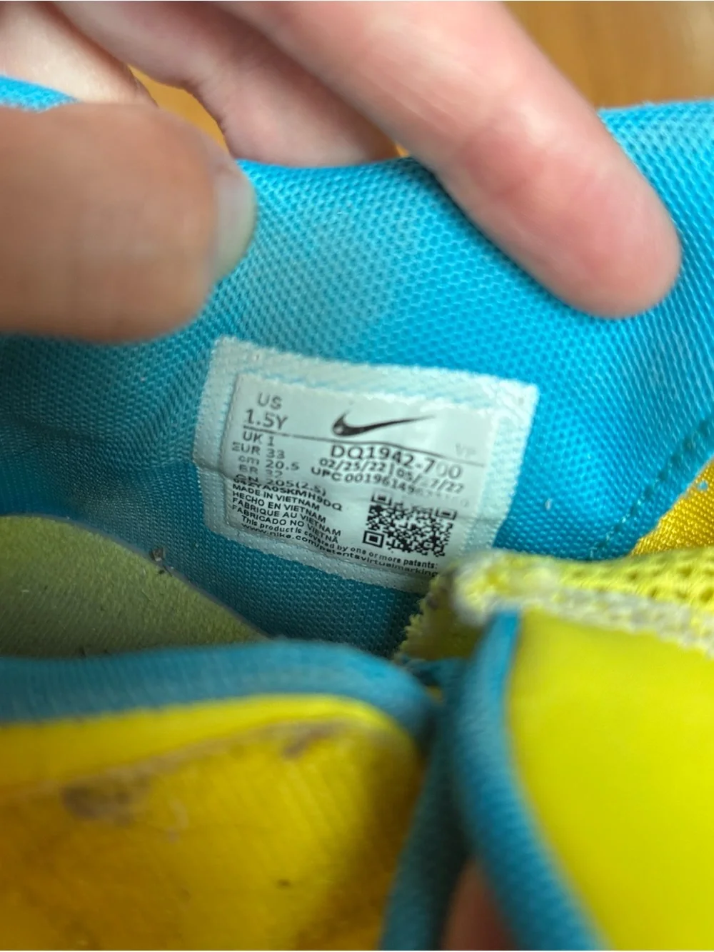Nike Giannis Immortality 2 Basketball Shoes Sneakers Yellow Blue Boys Sz 1.5Y